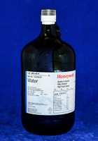 高純水，4 L