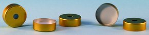 Crimp seals (magnetic) with PTFE/silicone septa, pkg/100 gold seal (magnetic, with 8 mm center hole)