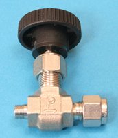 Lecture-bottle control valve with compression fitting tube outlet O.D. 1/4 in., stainless steel